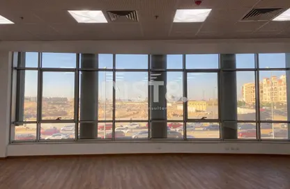 مساحات مكتبية - استوديو - 2 حمامات للايجار في سنترو - مدينة القاهرة الجديدة - القاهرة