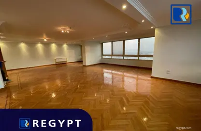 Office Space - Studio - 3 Bathrooms for rent in Cornish El Nile St. - Maadi - Hay El Maadi - Cairo