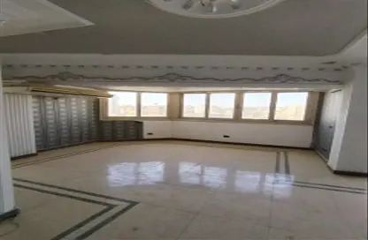 شقة - 3 غرف نوم - 2 حمامات للبيع في شارع محمد فريد - ميدان الحجاز - النزهة - القاهرة