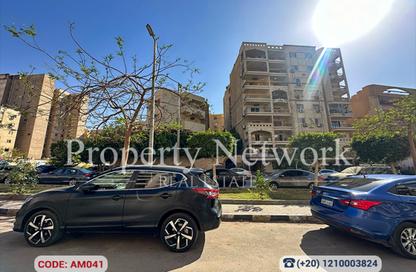 Apartment - 4 Bedrooms - 3 Bathrooms for sale in Hossam Al Deen Bassiouny St. - 10th Zone - Nasr City - Cairo