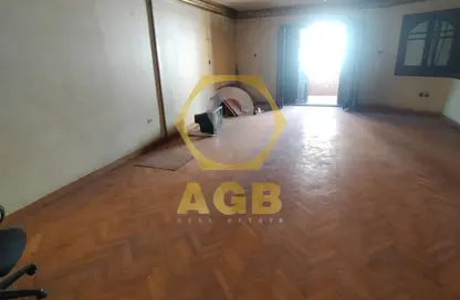 Apartment - 3 Bedrooms - 2 Bathrooms for sale in Dr Mohammed Al Nabawi Al Mohandes St. - Al Hadiqah Al Dawliyah - 7th District - Nasr City - Cairo