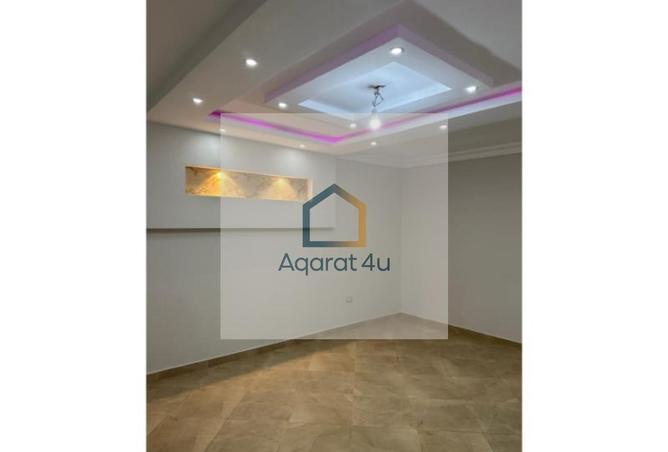 8489692 - Property Image 2