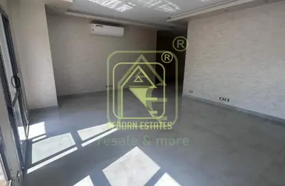 شقة - 3 غرف نوم - 3 حمامات للايجار في ذا كورت ياردز - كمبوندات الشيخ زايد - الشيخ زايد - الجيزة