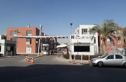Retail - Studio - 2 Bathrooms for rent in The Courtyard - 12th District - Sheikh Zayed City - Giza
