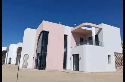 منزل مزدوج - 4 غرف نوم - 4 حمامات للبيع في چون - راس الحكمة - الساحل الشمالي
