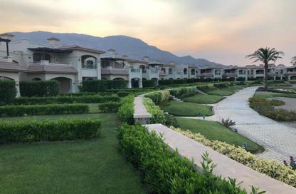 Chalet - 2 Bedrooms - 2 Bathrooms for sale in La Vista 6 - La Vista - Al Ain Al Sokhna - Suez