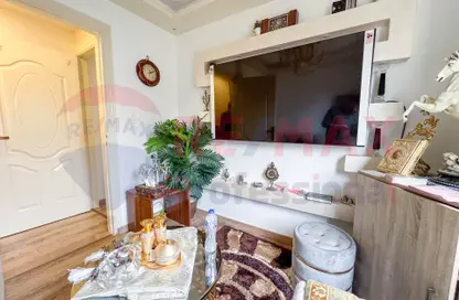 Apartment - 2 Bedrooms - 1 Bathroom for sale in Mohamed Fawzy Moaz St. - Smouha - Hay Sharq - Alexandria