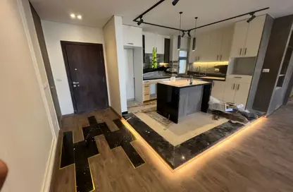 Apartment - 3 Bedrooms - 3 Bathrooms for sale in Eastown - 5th Settlement Compounds - The 5th Settlement - New Cairo City - Cairo