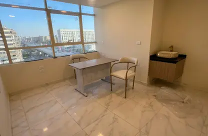 عيادة - استوديو - 1 حمام للايجار في شارع عباس العقاد - المنطقة الأولى - مدينة نصر - القاهرة