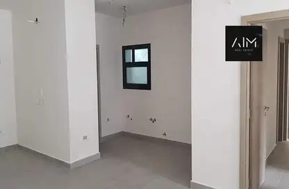 شقة - 2 غرف نوم - 2 حمامات للبيع في كمبوند البروج - كمبوندات الشروق - مدينة الشروق - القاهرة