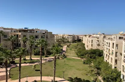 Apartment - 3 Bedrooms - 2 Bathrooms for sale in Hadayek Al Mohandessin - 4th District - Sheikh Zayed City - Giza