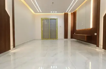 شقة - 3 غرف نوم - 2 حمامات للبيع في البوابة الرابعة - مينا - حدائق الاهرام - الجيزة