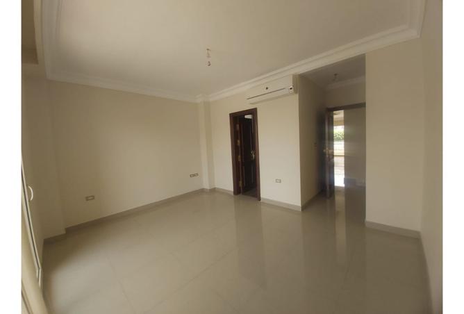 8231300 - Property Image 3