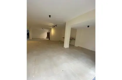 Apartment - 4 Bedrooms - 2 Bathrooms for rent in Al Bostan St. - 9th District - Sheikh Zayed City - Giza