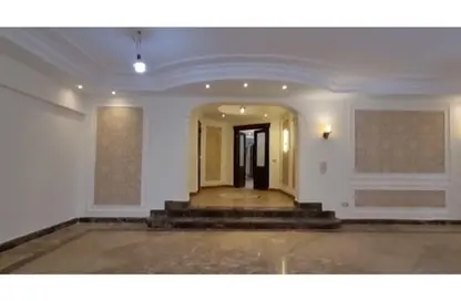 Apartment - 4 Bedrooms - 3 Bathrooms for sale in Zuhair Sabry St. - 1st Zone - Nasr City - Cairo