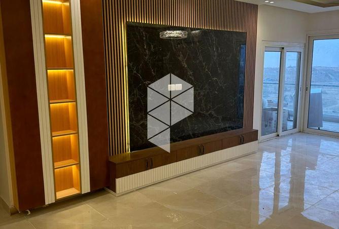 8472561 - Property Image 3