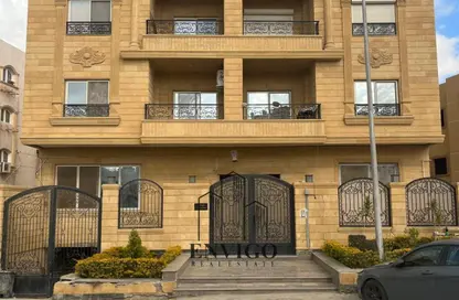 شقة - 3 غرف نوم - 2 حمامات للبيع في المنطقة ز - حى جنوب الاكايمية - مدينة القاهرة الجديدة - القاهرة