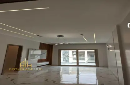 شقة - 2 غرف نوم - 2 حمامات للبيع في جاليريا  مون فالى - المستثمرين الجنوبية - مدينة القاهرة الجديدة - القاهرة