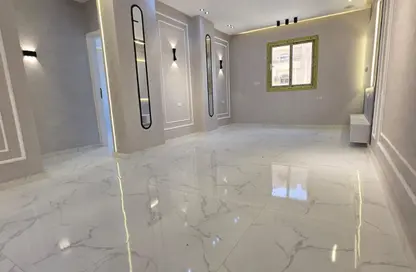 Apartment - 3 Bedrooms - 2 Bathrooms for sale in Gate 4 - Mena - Hadayek El Ahram - Giza