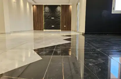 Apartment - 4 Bedrooms - 3 Bathrooms for rent in Al Sharq Al Taamin - 5th Settlement Compounds - The 5th Settlement - New Cairo City - Cairo