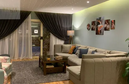 Apartment - 3 Bedrooms - 2 Bathrooms for sale in Zayed 2000 - 4th District - Sheikh Zayed City - Giza