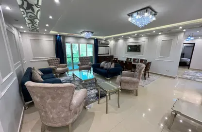 شقة - 3 غرف نوم - 3 حمامات للايجار في شارع شهاب - المهندسين - الجيزة