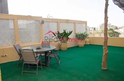 Apartment - 2 Bedrooms - 2 Bathrooms for rent in Ismail Mohamed St. - Zamalek - Cairo