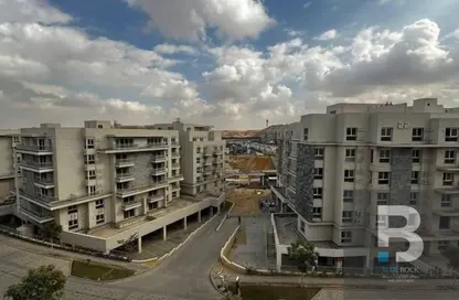Apartment - 3 Bedrooms - 2 Bathrooms for sale in Mountain View iCity - 5th Settlement Compounds - The 5th Settlement - New Cairo City - Cairo