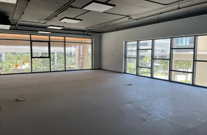 مساحات مكتبية - استوديو - 2 حمامات للبيع في ذا بورتال - بيفرلي هيلز - كمبوندات الشيخ زايد - الشيخ زايد - الجيزة