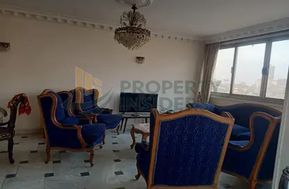 Apartment - 3 Bedrooms - 2 Bathrooms for sale in Hassan Assem St. - Zamalek - Cairo