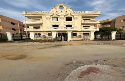 شقة - 3 غرف نوم - 3 حمامات للبيع في المجاورة الاولي - الحي الاول شرق - مدينة الشروق - القاهرة