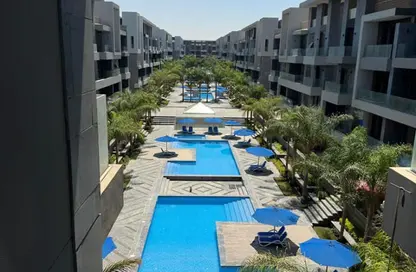 شقة - 3 غرف نوم - 3 حمامات للبيع في كمبوند البروج - كمبوندات الشروق - مدينة الشروق - القاهرة