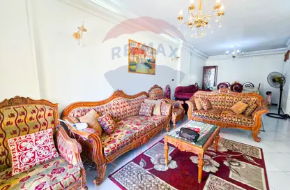 Apartment - 3 Bedrooms - 1 Bathroom for sale in Mahmoud Al Essawy St. - Miami - Hay Awal El Montazah - Alexandria
