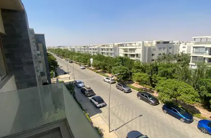 (بنتهاوس  (روف - 3 غرف نوم - 3 حمامات للبيع في جاليريا  مون فالى - المستثمرين الجنوبية - مدينة القاهرة الجديدة - القاهرة