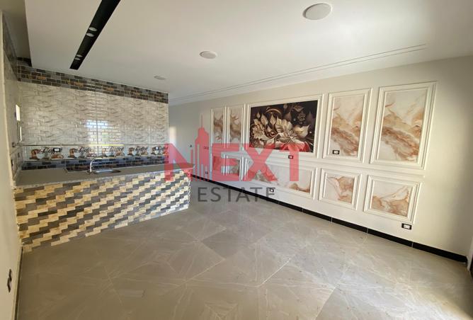 7574200 - Property Image 2