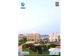 Villa - 5 bedrooms - 2 bathrooms for للايجار in Marina 4 - Marina - Al Alamein - North Coast