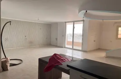 Apartment - 3 Bedrooms - 3 Bathrooms for rent in Ammar Ibn Yasser St. - El Hegaz Square - El Nozha - Cairo
