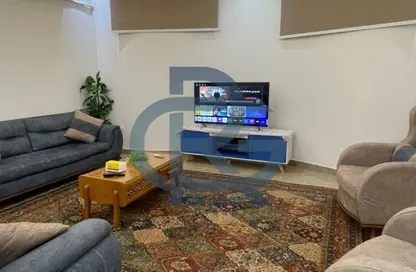 Apartment - 2 Bedrooms - 1 Bathroom for rent in Al Narges 2 - Al Narges - New Cairo City - Cairo