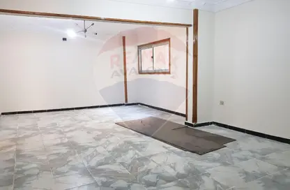 شقة - 3 غرف نوم - 1 حمام للبيع في شارع خليل حماده - ميامي - حي اول المنتزة - الاسكندرية
