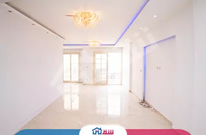 Apartment - 2 Bedrooms - 1 Bathroom for sale in Al Ekbal St. - Laurent - Hay Sharq - Alexandria