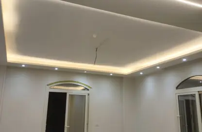 شقة - 3 غرف نوم - 2 حمامات للايجار في شارع الجزيرة - المستثمرين الجنوبية - مدينة القاهرة الجديدة - القاهرة