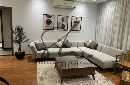 Apartment - 2 Bedrooms - 2 Bathrooms for sale in Lake View Residence - 5th Settlement Compounds - The 5th Settlement - New Cairo City - Cairo