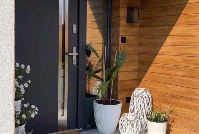 8334426 - Property Image 2