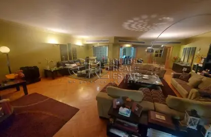 Apartment - 4 Bedrooms - 4 Bathrooms for rent in Shagaret Al Dor St. - Zamalek - Cairo