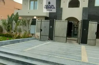 Apartment - 3 Bedrooms - 3 Bathrooms for sale in Al Bostan St. - 9th District - Sheikh Zayed City - Giza