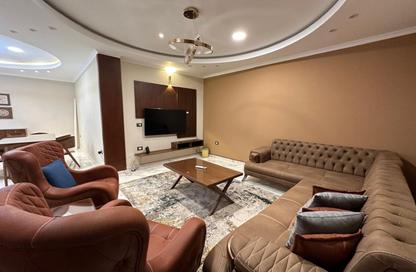 Apartment - 2 Bedrooms - 2 Bathrooms for rent in Gameat Al Dewal Al Arabeya St. - Mohandessin - Giza