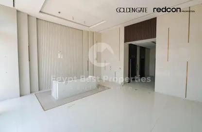 مساحات مكتبية - استوديو - 1 حمام للبيع في جولدن جيت - شارع التسعين الجنوبي - التجمع الخامس - مدينة القاهرة الجديدة - القاهرة