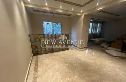 Office Space - Studio - 1 Bathroom for rent in Abd Al Hamid Badawy St. - El Hegaz Square - El Nozha - Cairo