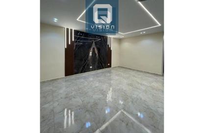 Apartment - 3 Bedrooms - 1 Bathroom for sale in Al Hadaba Al Wosta - Mokattam - Cairo