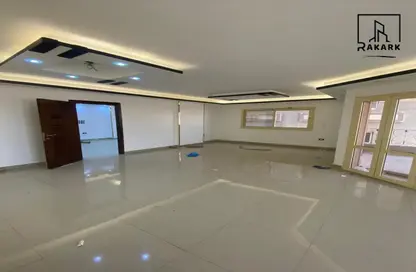Office Space - Studio - 3 Bathrooms for rent in Ismailia Desert Road - El Nozha El Gadida - El Nozha - Cairo
